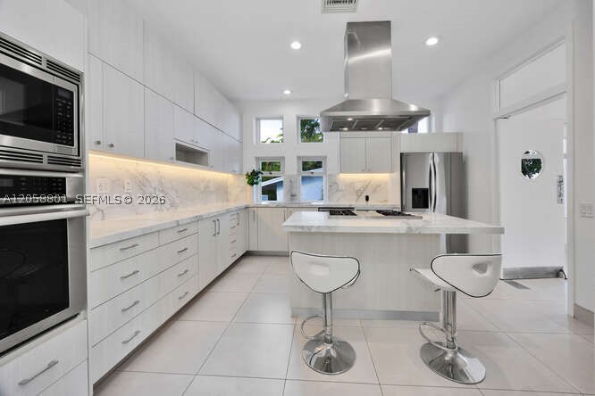 621 N Mashta Dr Key Biscayne, FL 33149