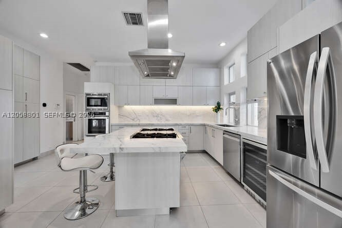 621 N Mashta Dr Key Biscayne, FL 33149