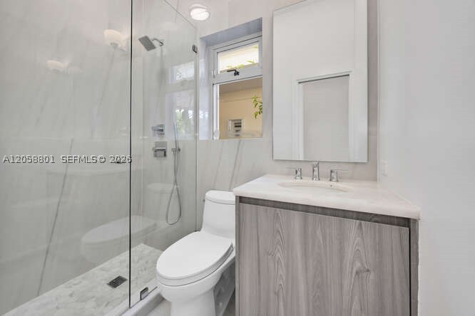 621 N Mashta Dr Key Biscayne, FL 33149