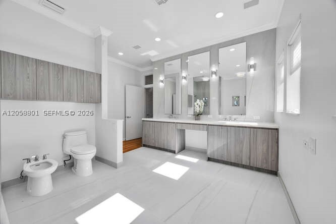621 N Mashta Dr Key Biscayne, FL 33149