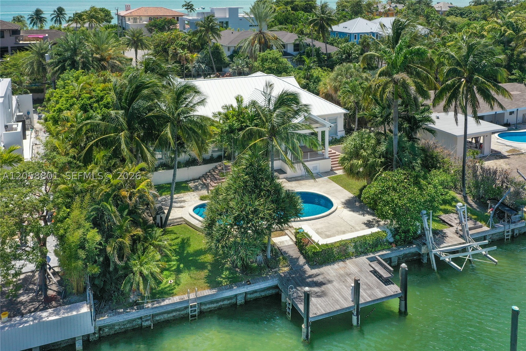 621 N Mashta Dr Key Biscayne, FL 33149