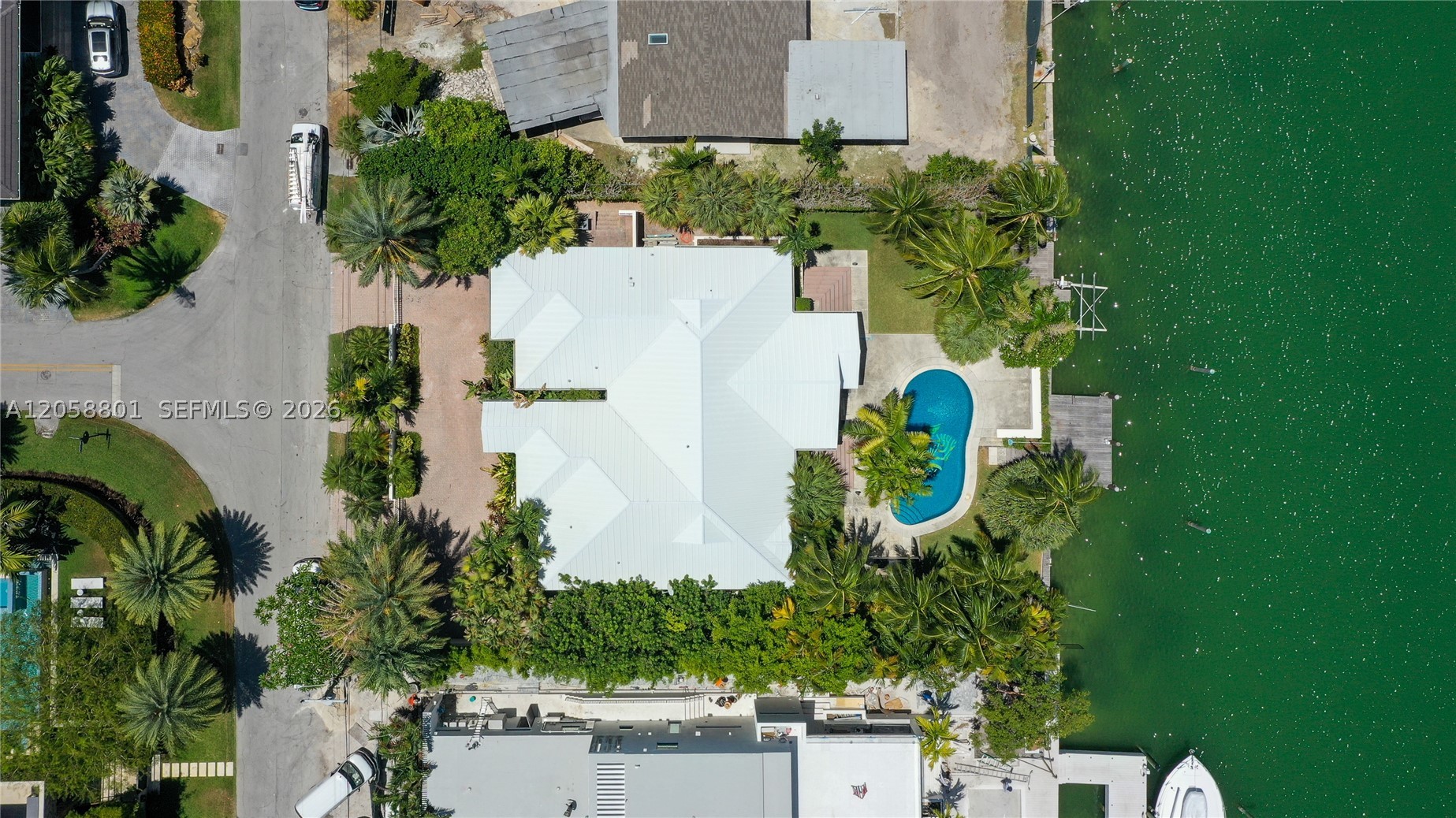 621 N Mashta Dr Key Biscayne, FL 33149