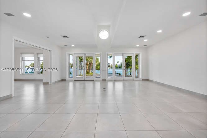 621 N Mashta Dr Key Biscayne, FL 33149