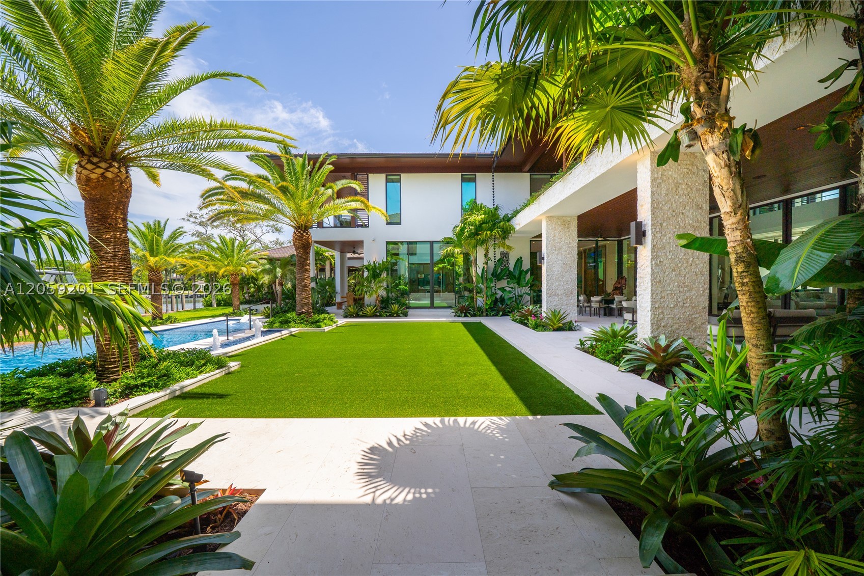 641 Leucadendra Dr Coral Gables, FL 33156