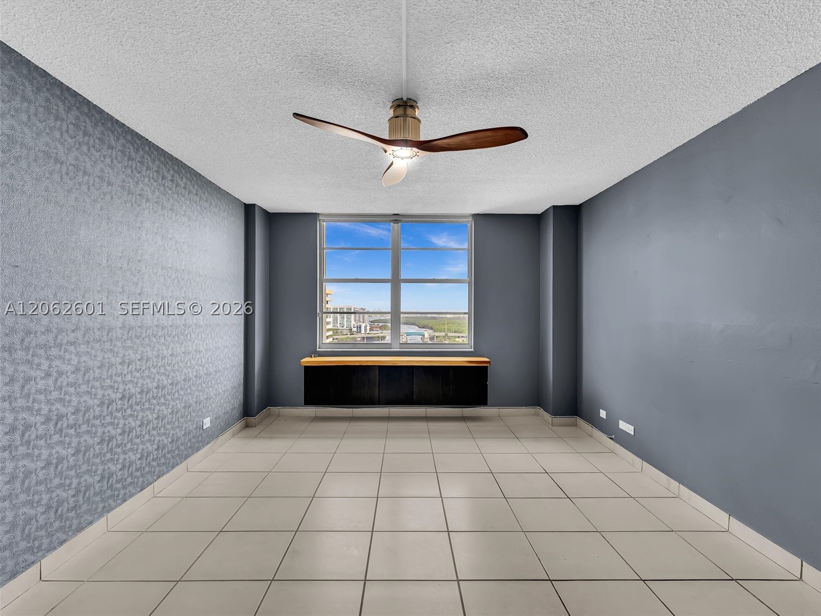 image Winston Towers 50025