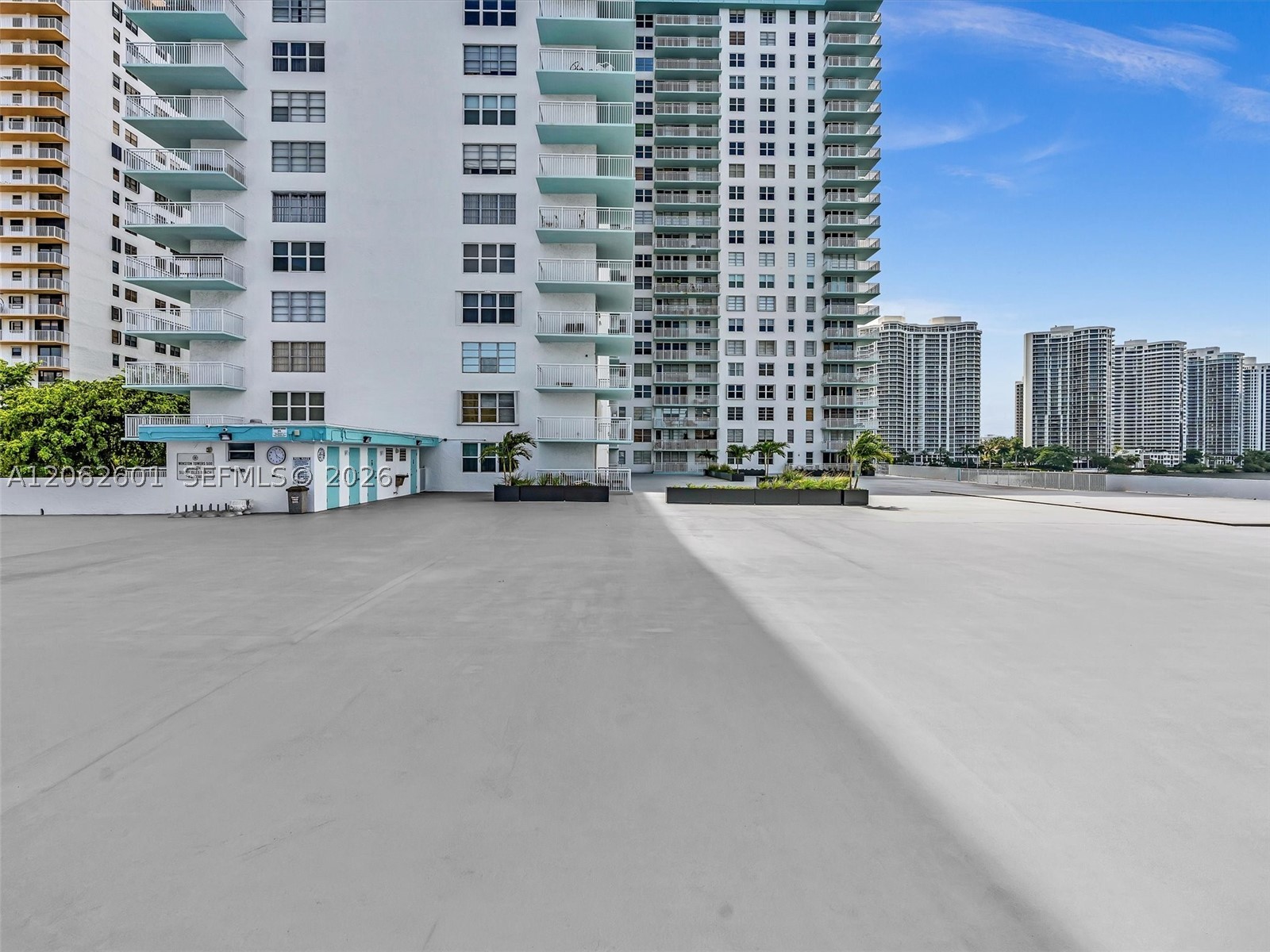 image Winston Towers 50047