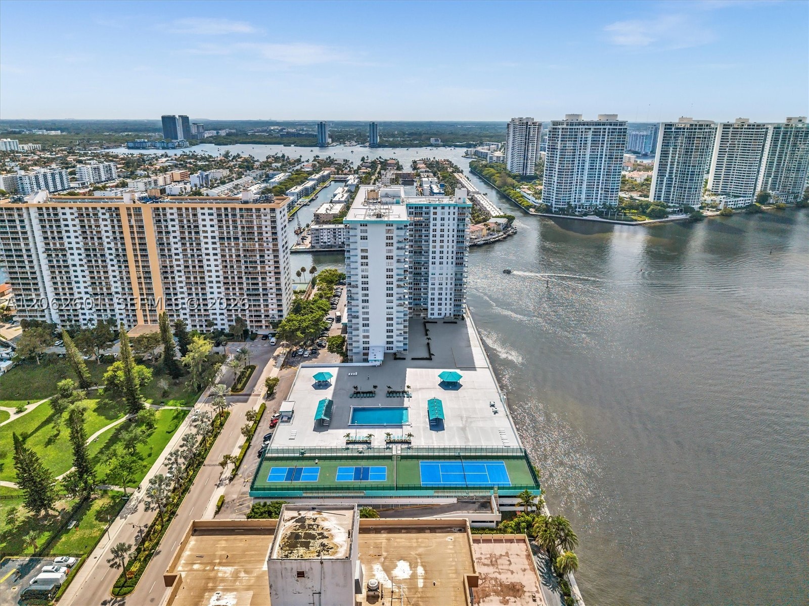 image Winston Towers 50052