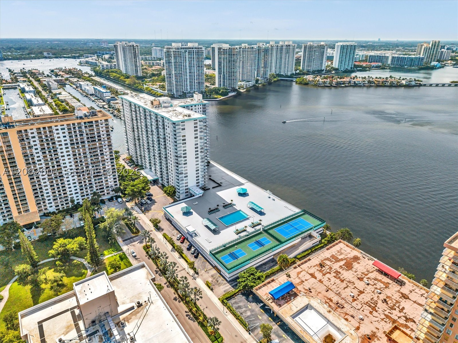 image Winston Towers 50053