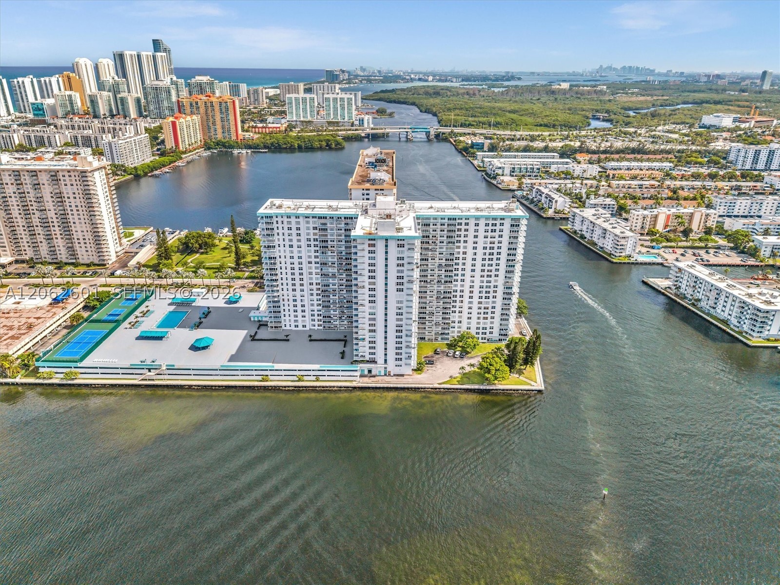 image Winston Towers 50061