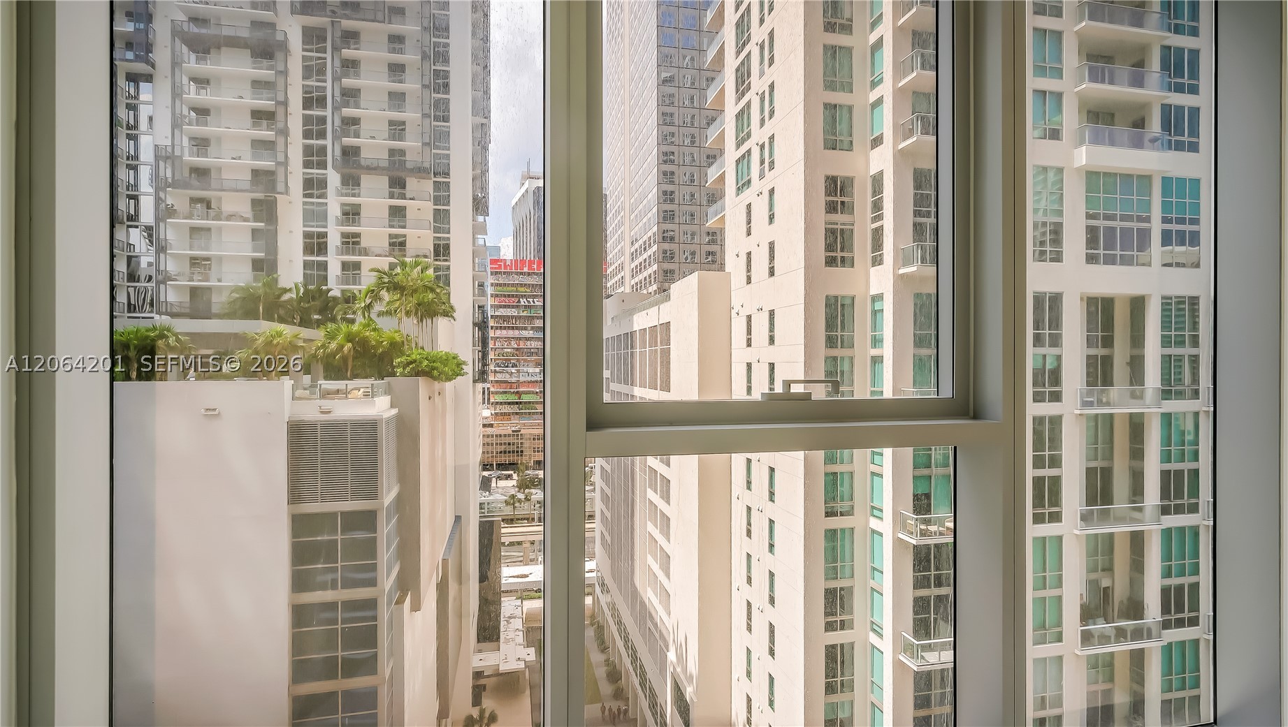 image Aston Martin Residences9