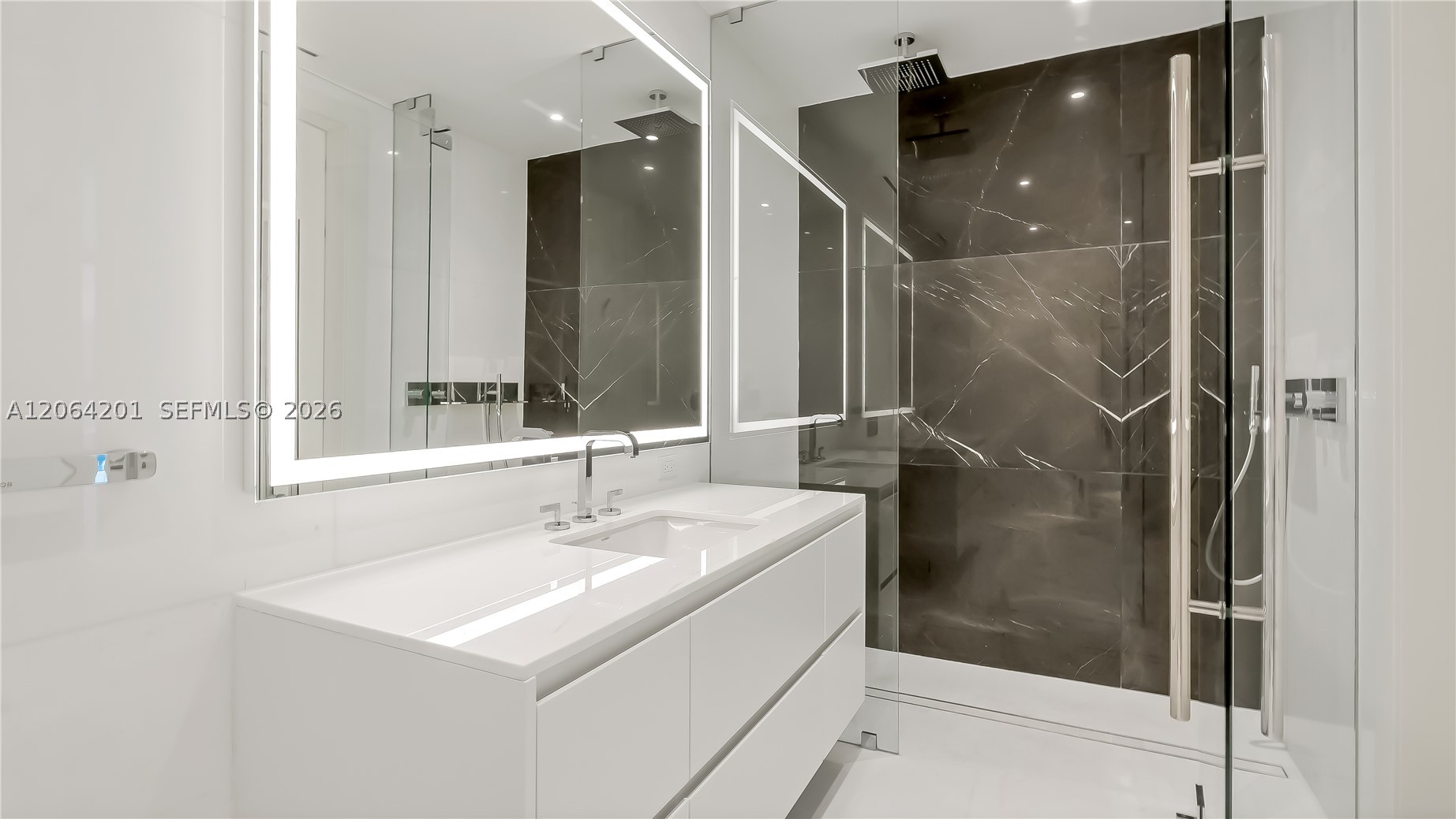 image Aston Martin Residences17