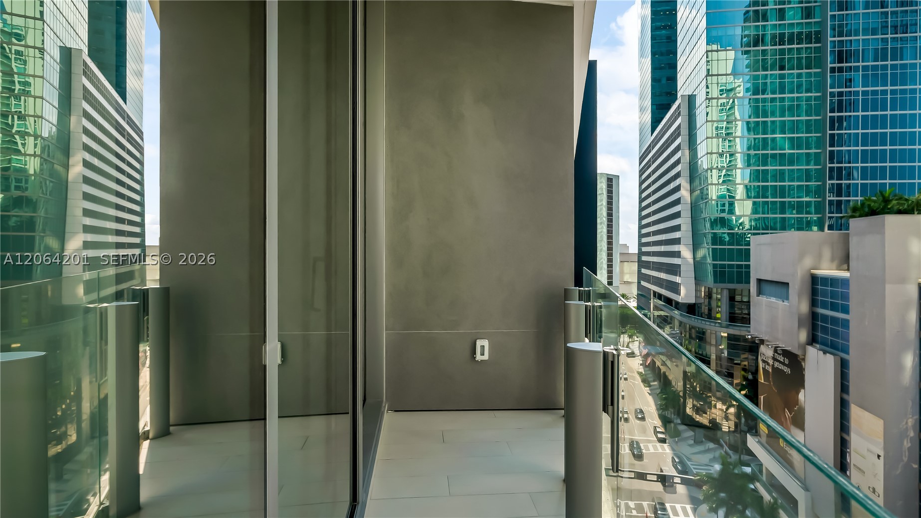 image Aston Martin Residences37