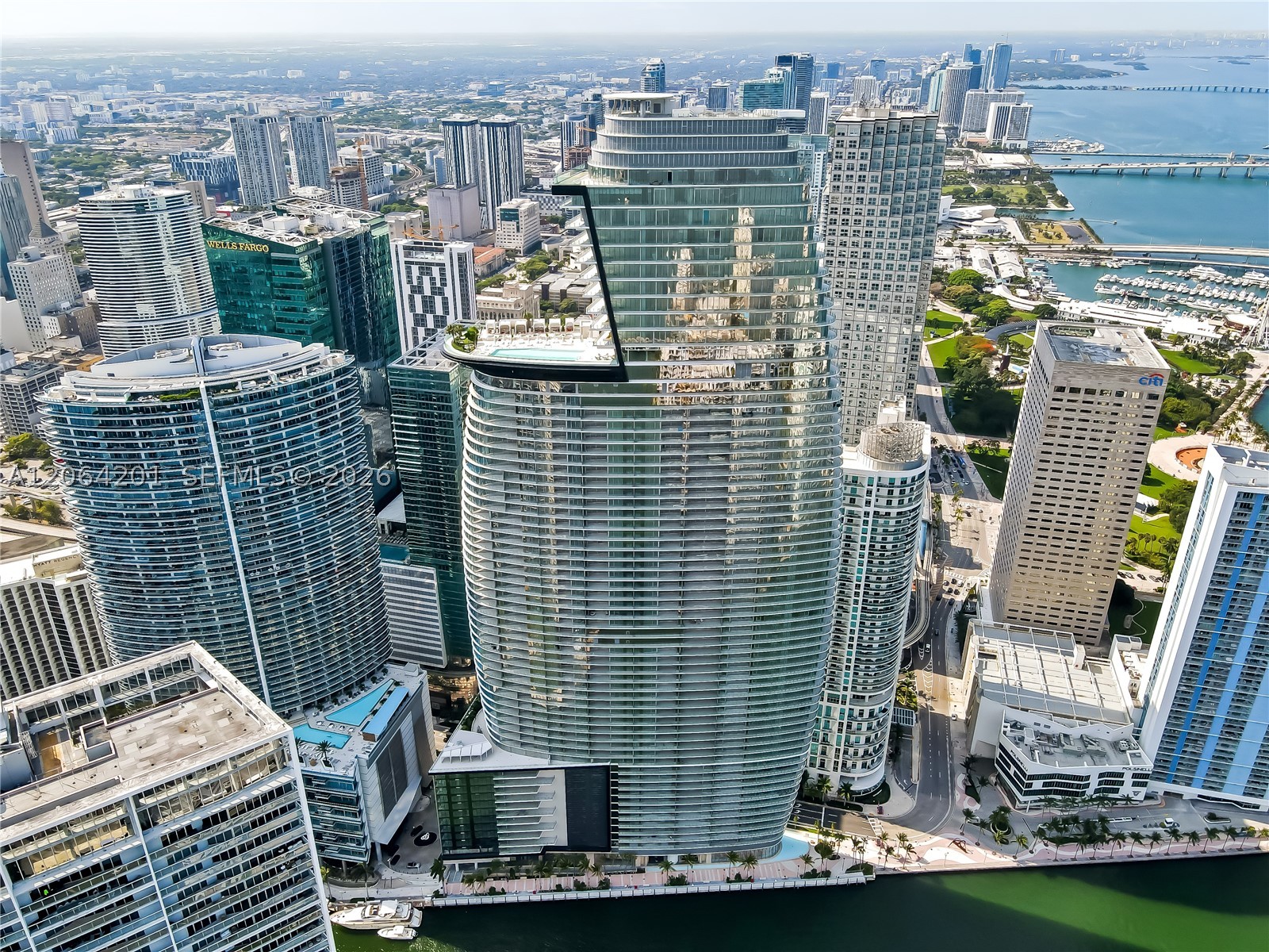 image Aston Martin Residences3