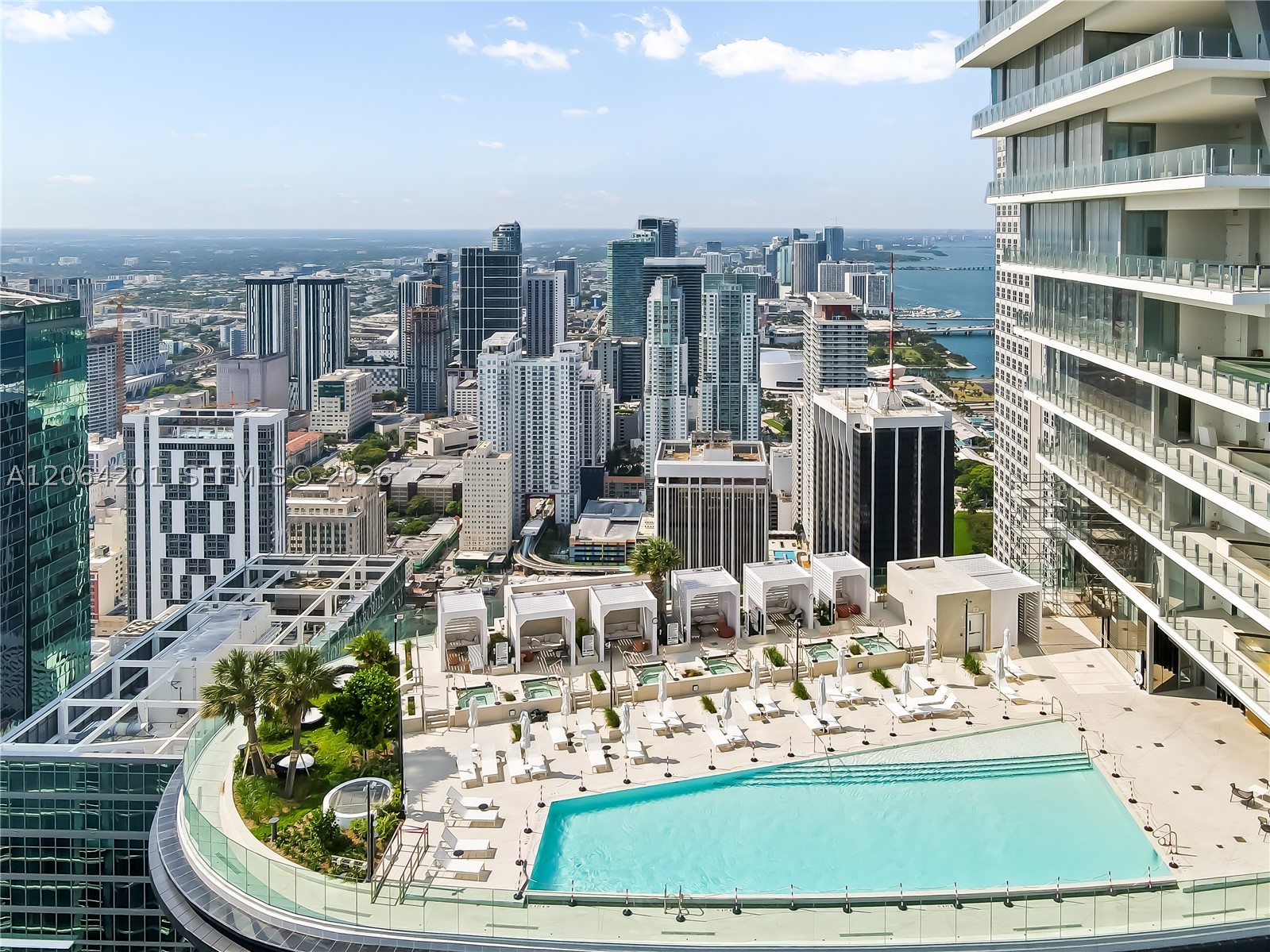 image Aston Martin Residences5