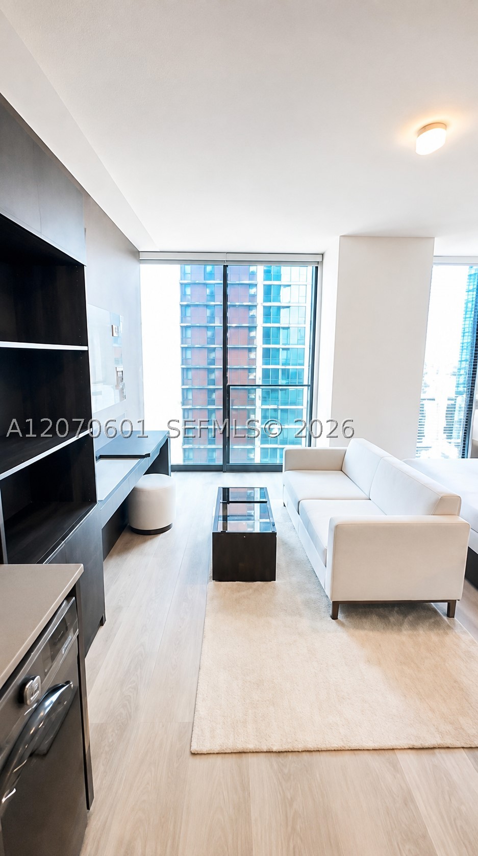image E11EVEN Hotel & Residences2