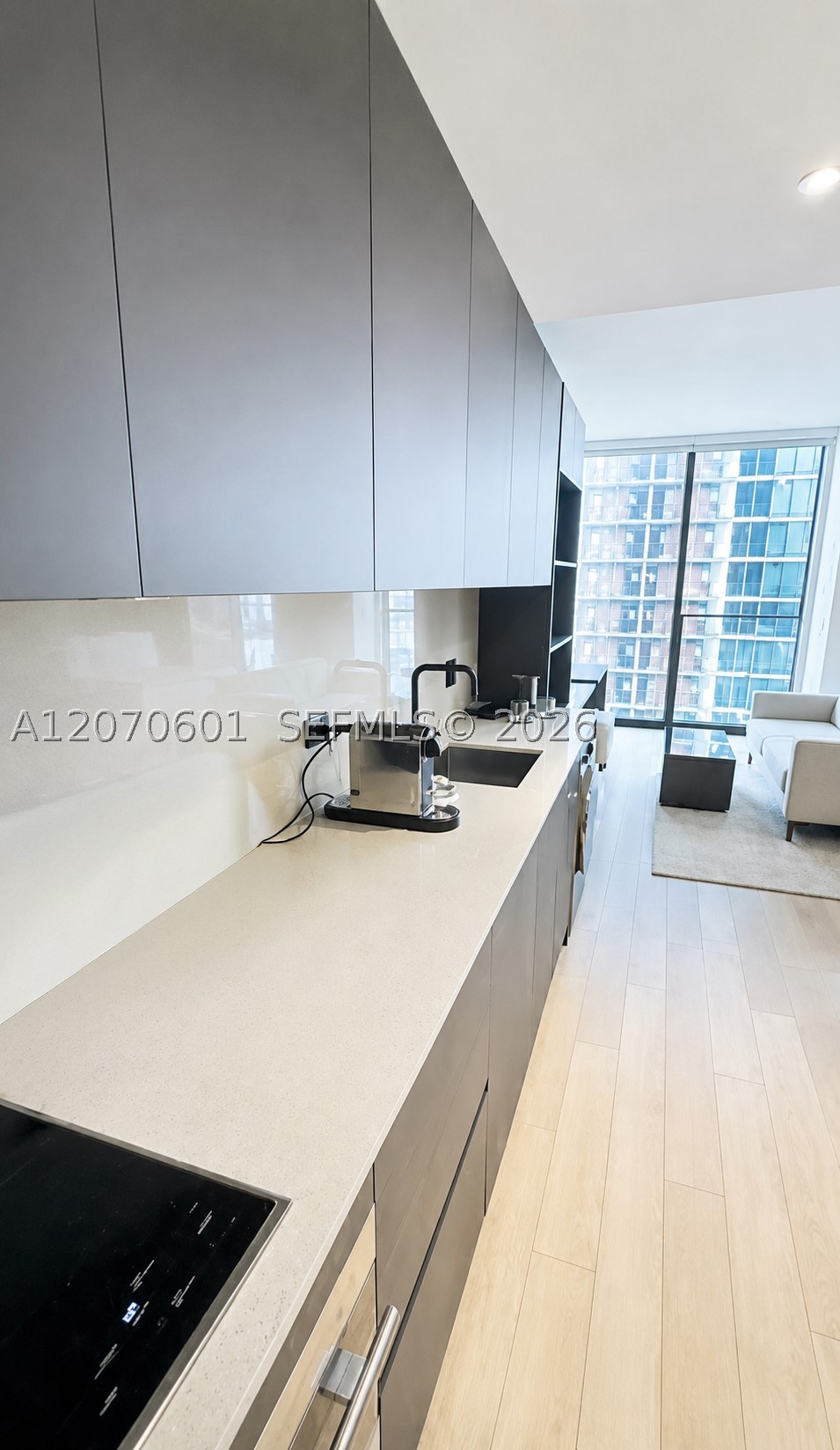 image E11EVEN Hotel & Residences3