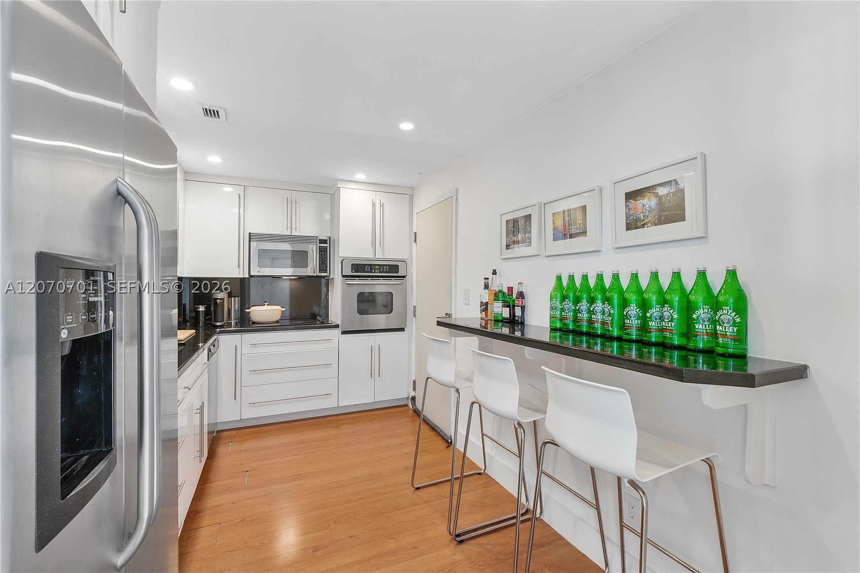 90 Edgewater Dr #917