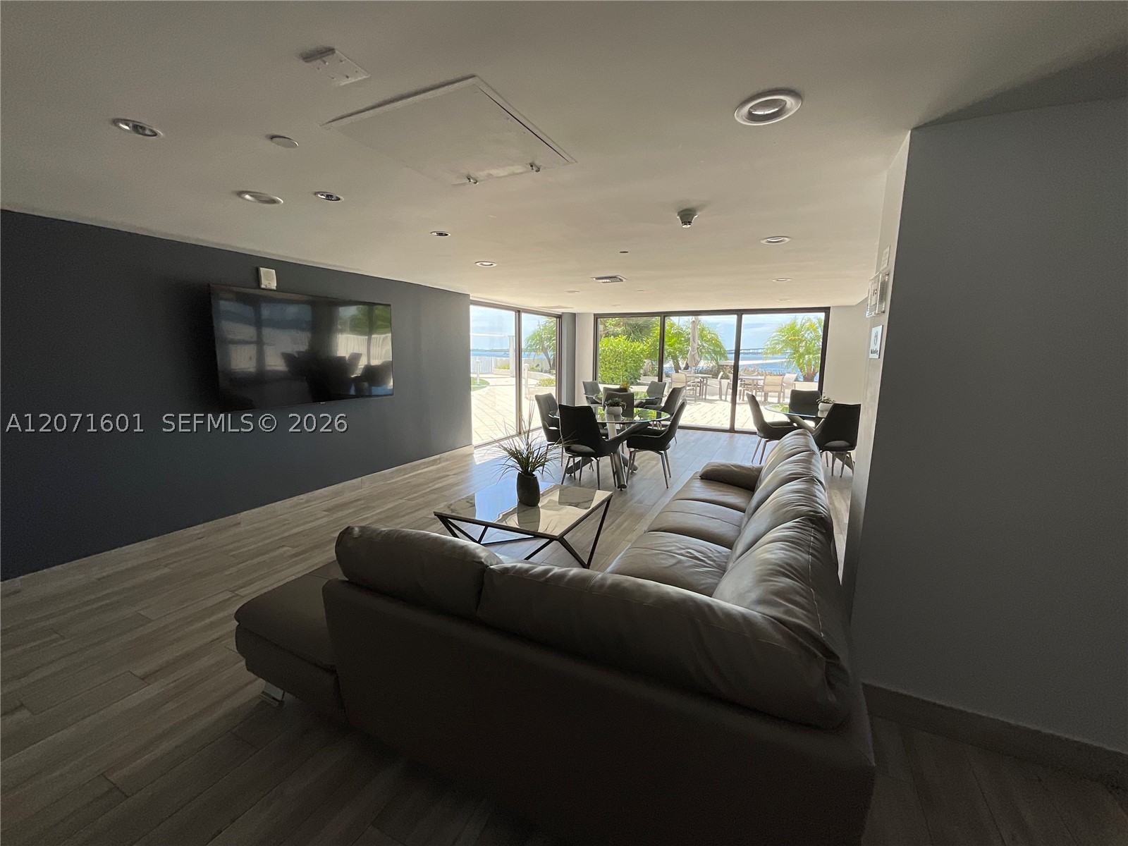 image Brickell Harbour42