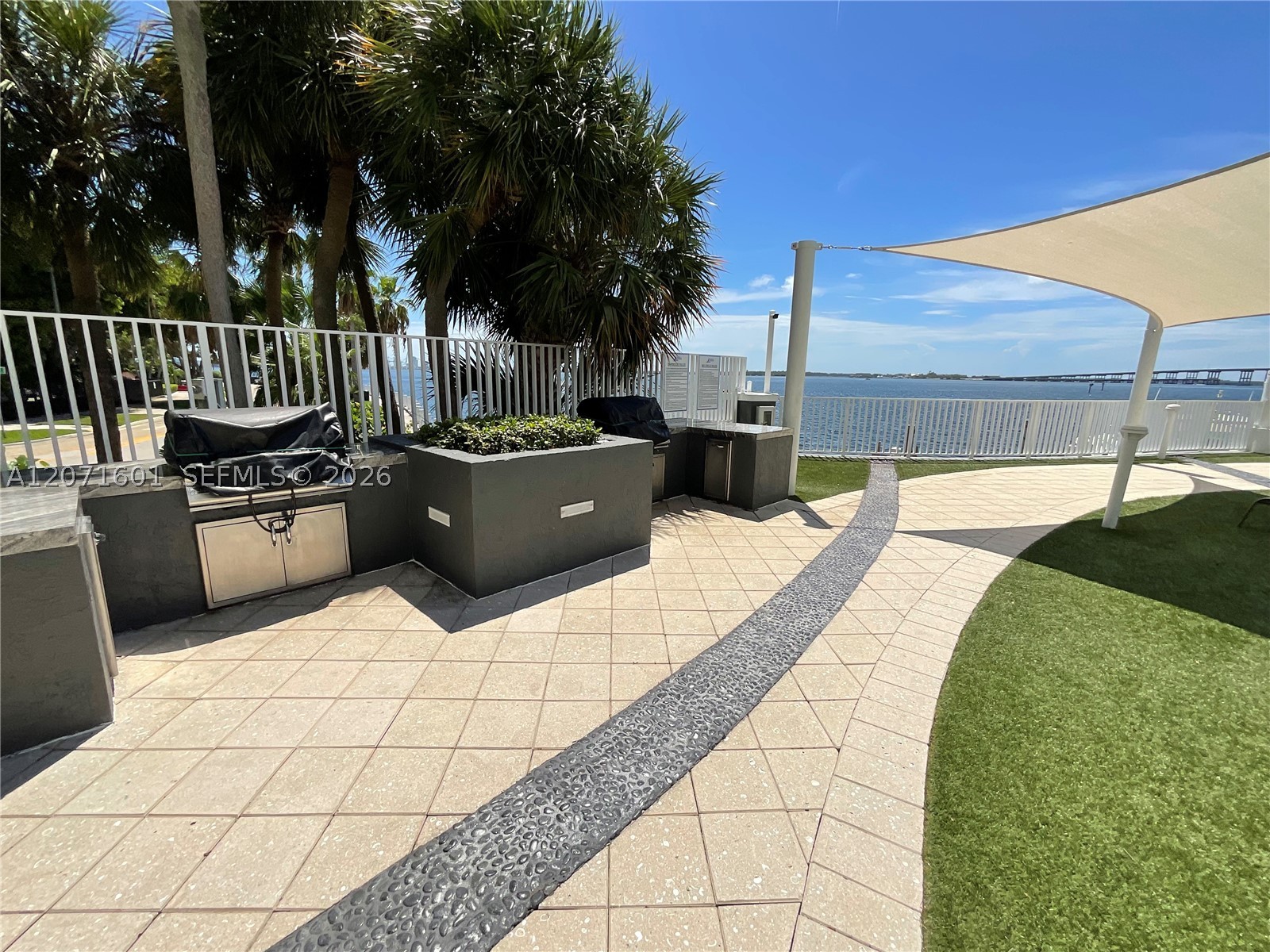 image Brickell Harbour49