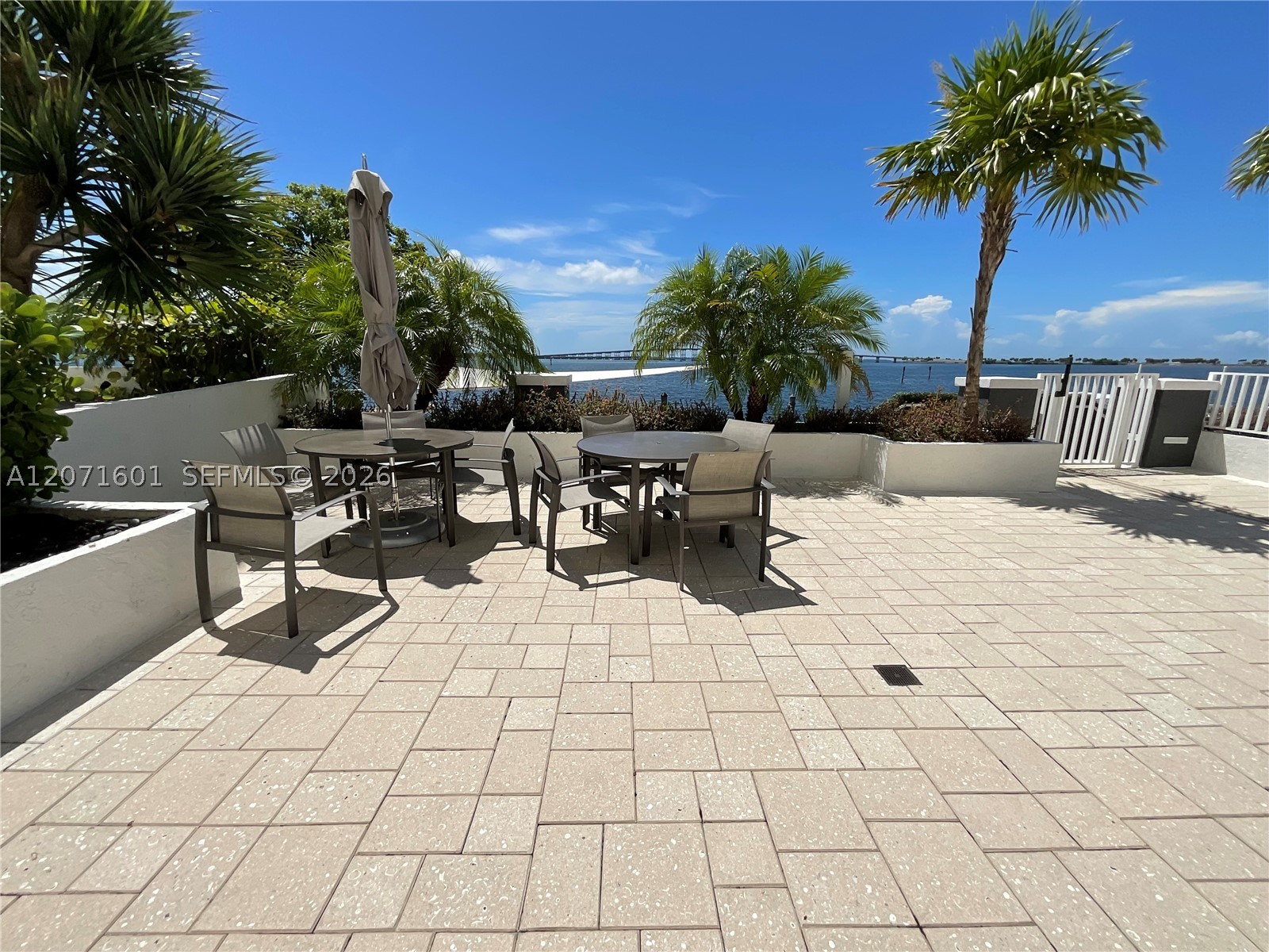 image Brickell Harbour63