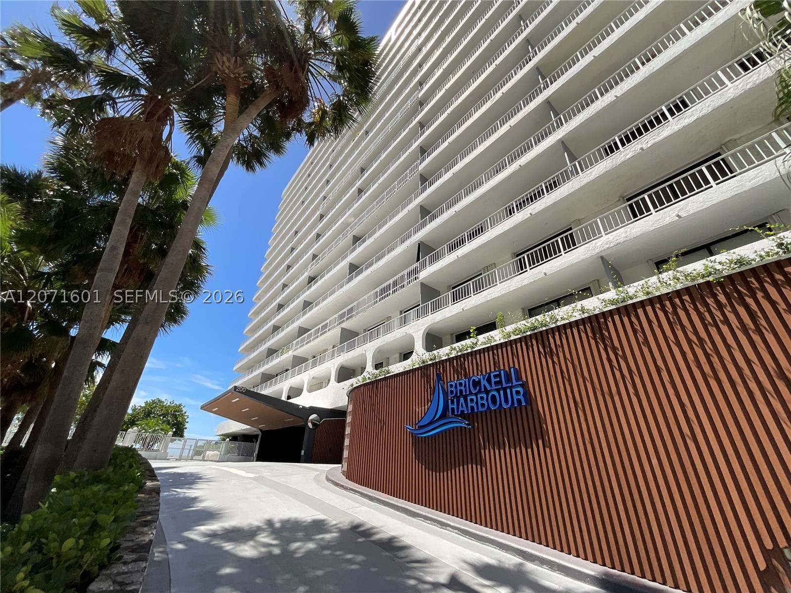 image Brickell Harbour65