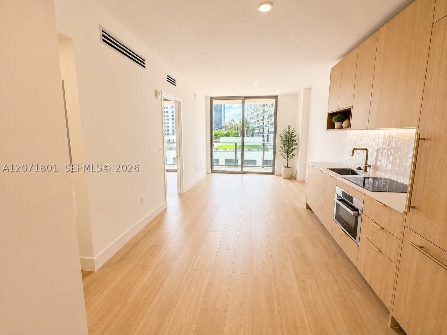 90 NE 32nd St #709 Miami, FL 33127