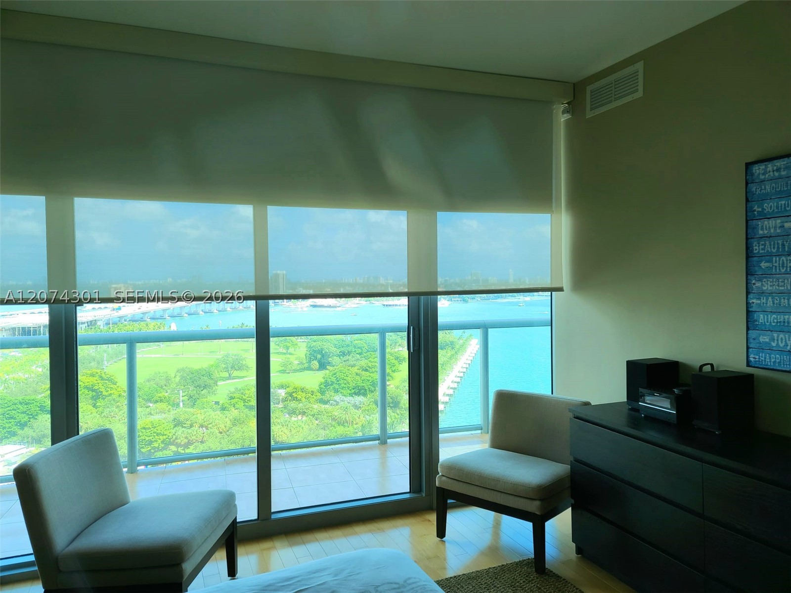 image Marina Blue11