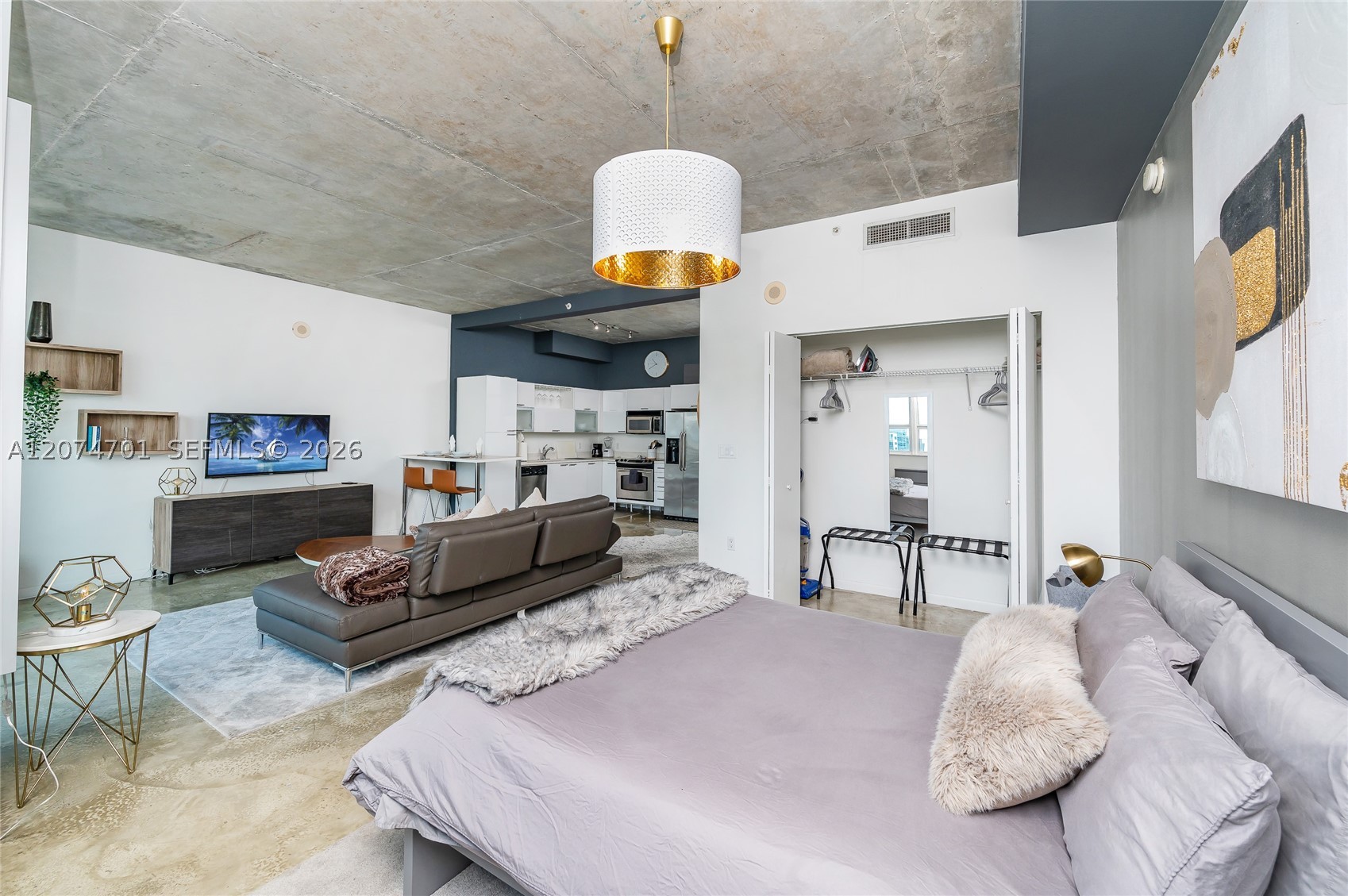 image Loft Downtown I13