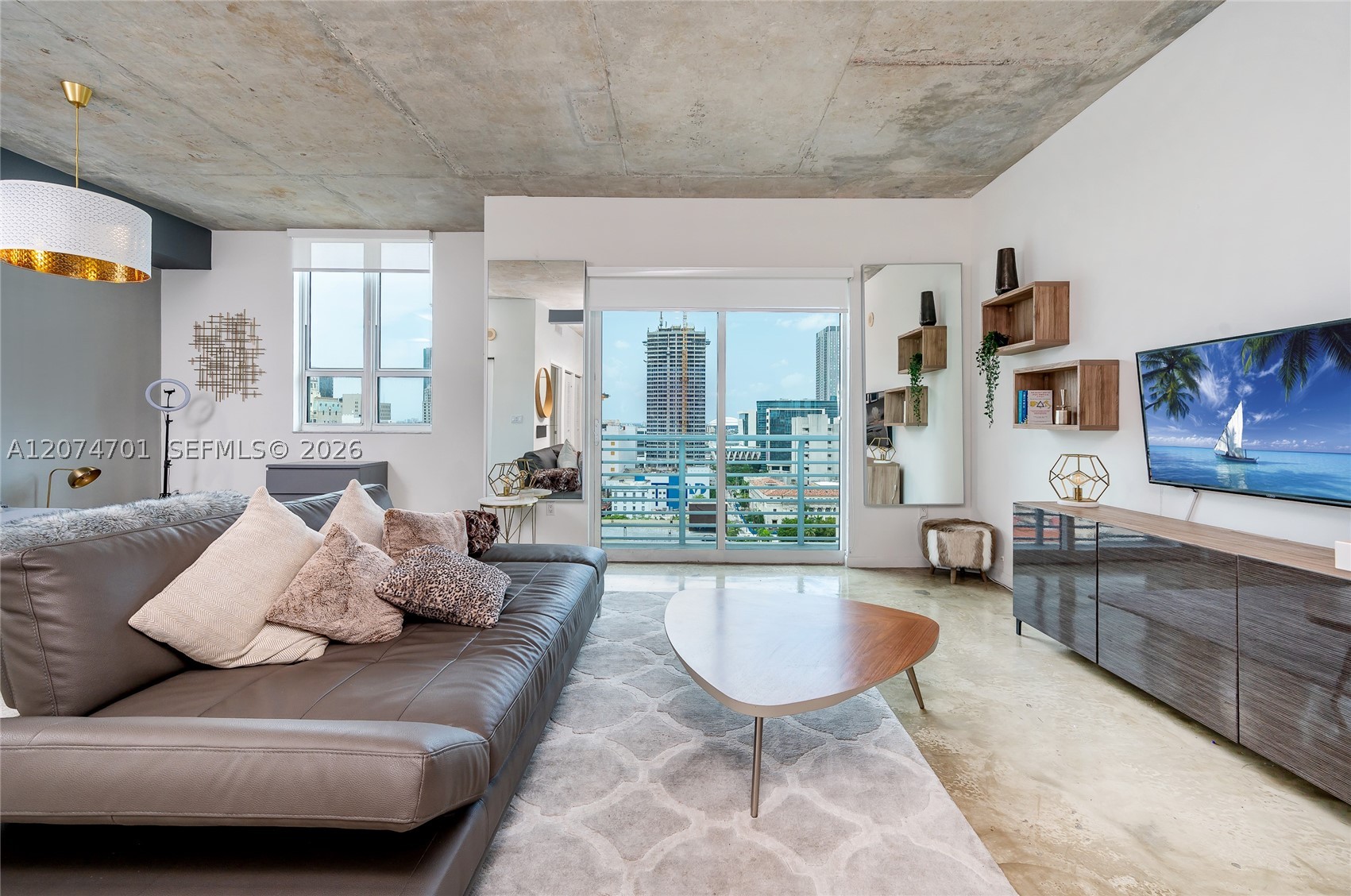 image Loft Downtown I3