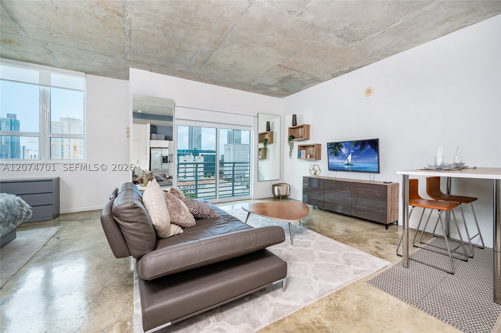 image Loft Downtown I4