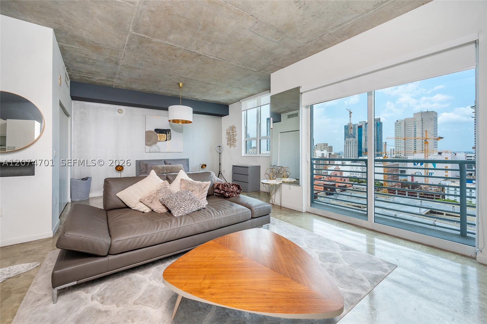 image Loft Downtown I6
