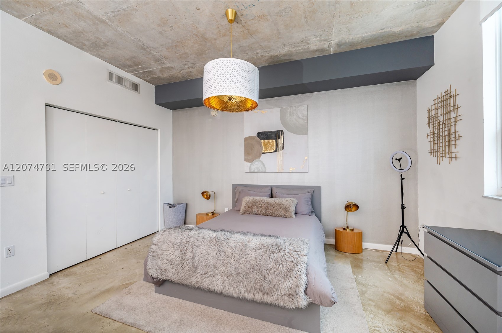 image Loft Downtown I8