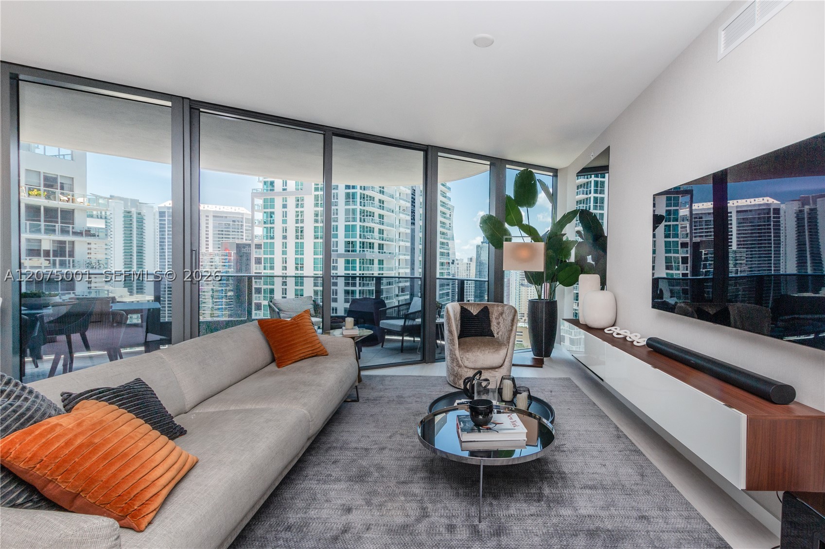 1000 Brickell Plz #3201