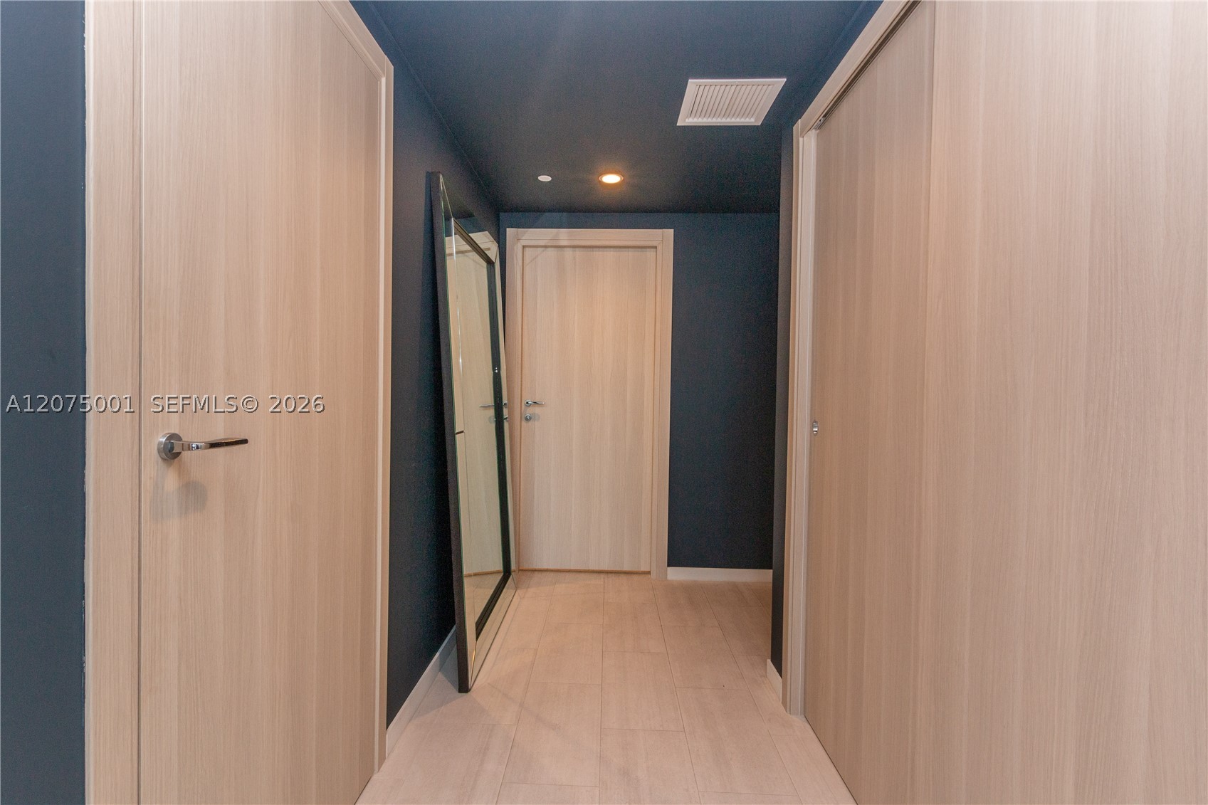 1000 Brickell Plz #3201 Miami, FL 33131