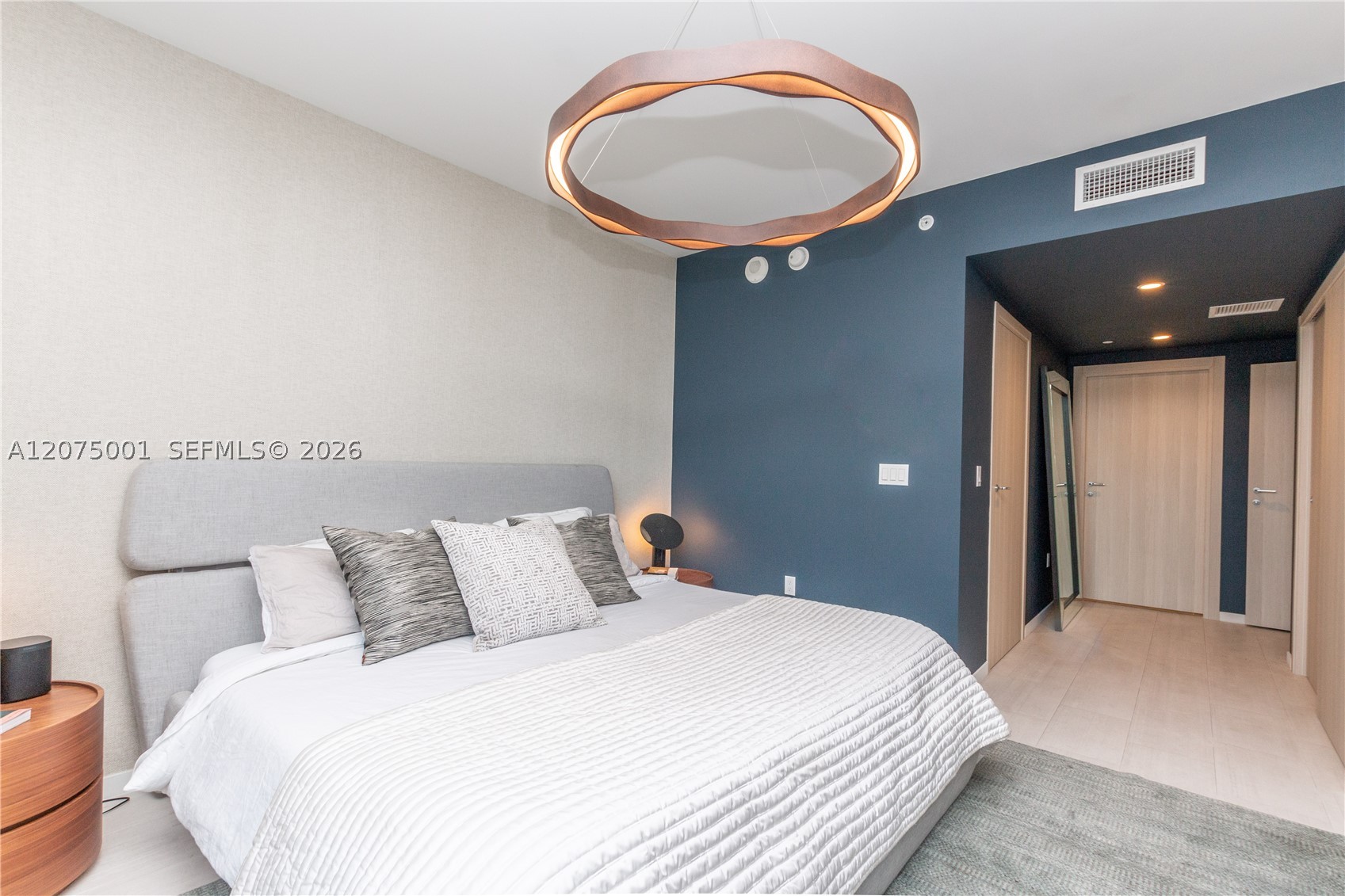 1000 Brickell Plz #3201 Miami, FL 33131