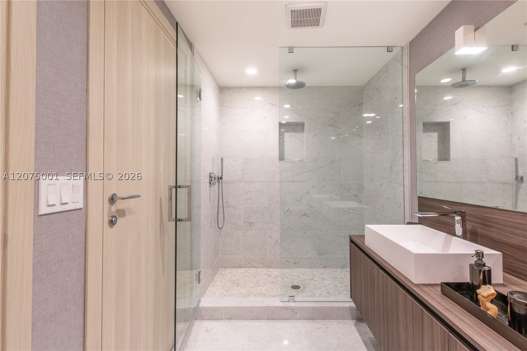 1000 Brickell Plz #3201 Miami, FL 33131