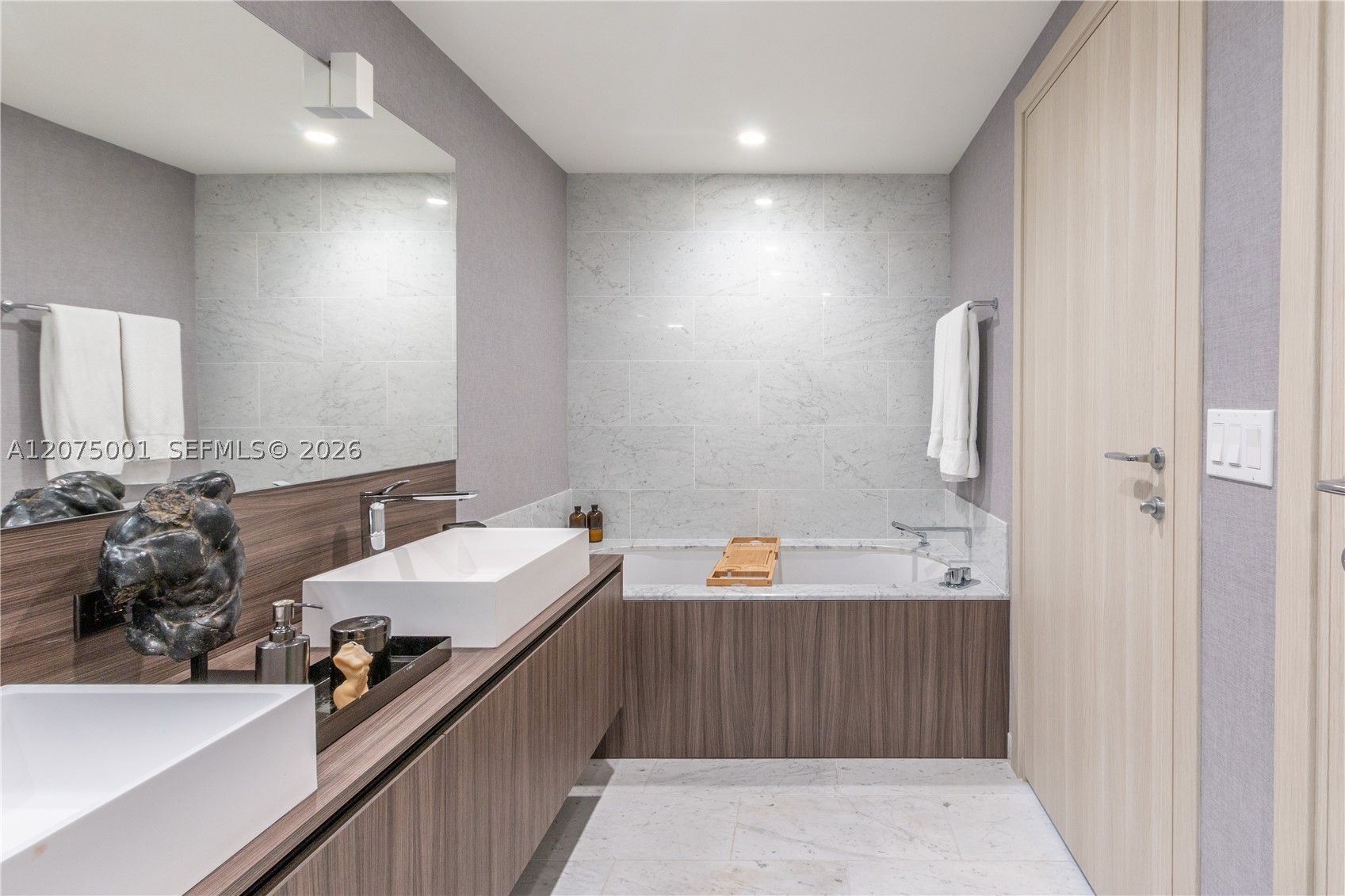 1000 Brickell Plz #3201 Miami, FL 33131