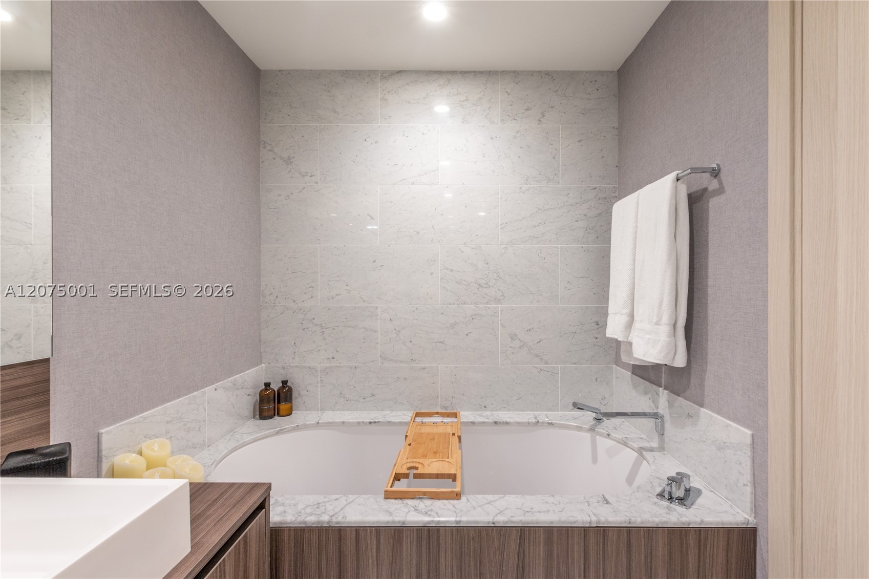 1000 Brickell Plz #3201 Miami, FL 33131