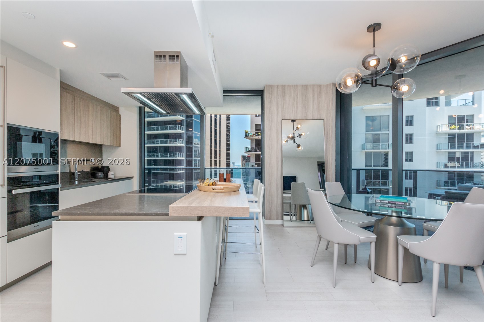 1000 Brickell Plz #3201 Miami, FL 33131