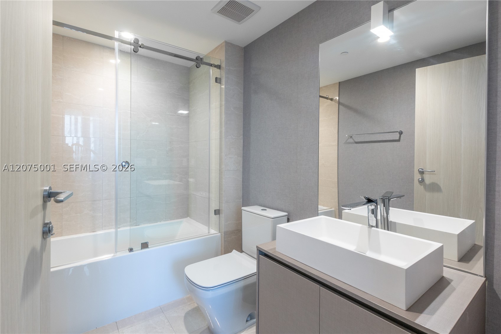 1000 Brickell Plz #3201 Miami, FL 33131