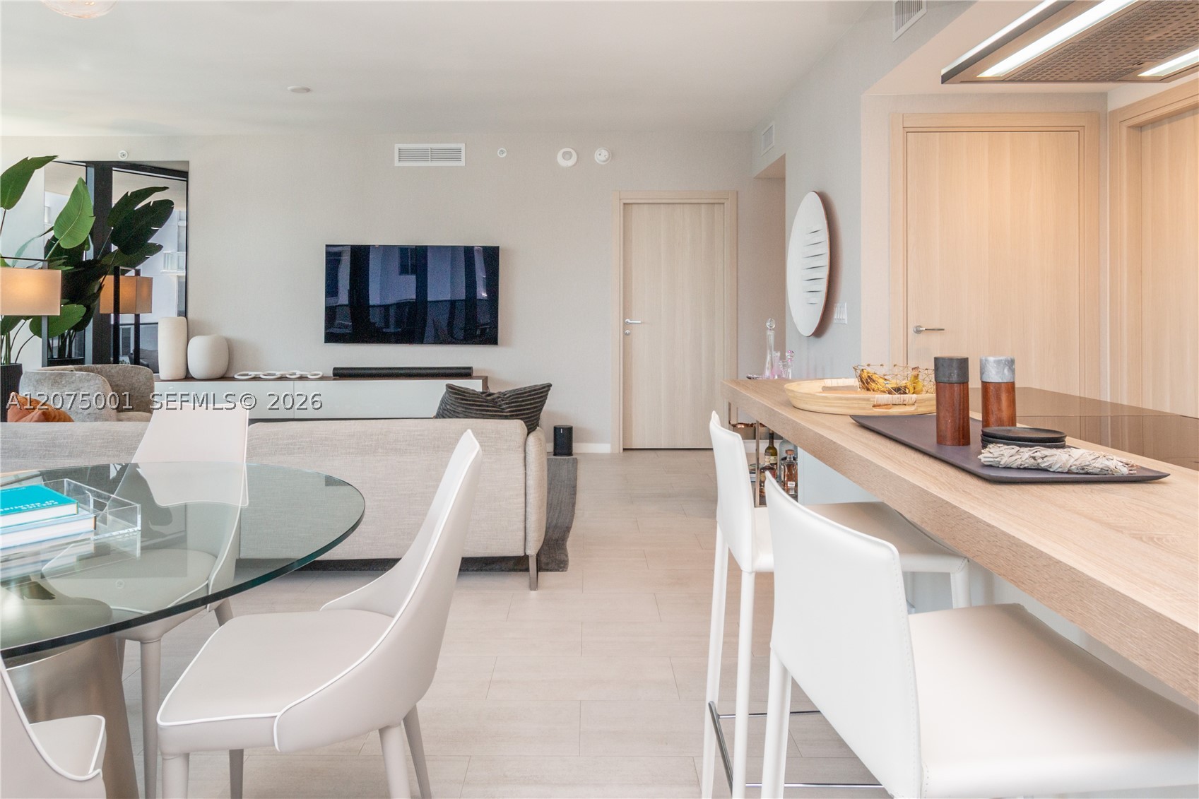 1000 Brickell Plz #3201 Miami, FL 33131