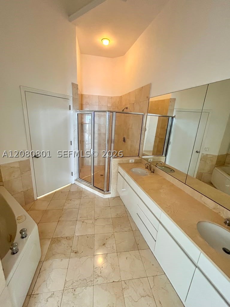 808 Brickell Key Dr #404 Miami, FL 33131