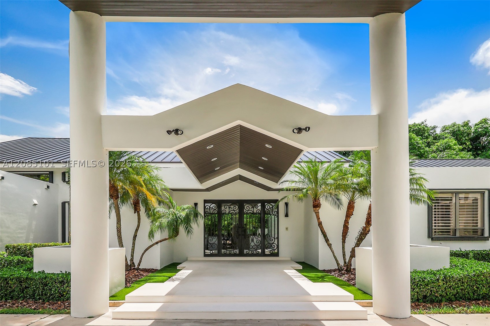 7730 SW 68th Ter Miami, FL 33143