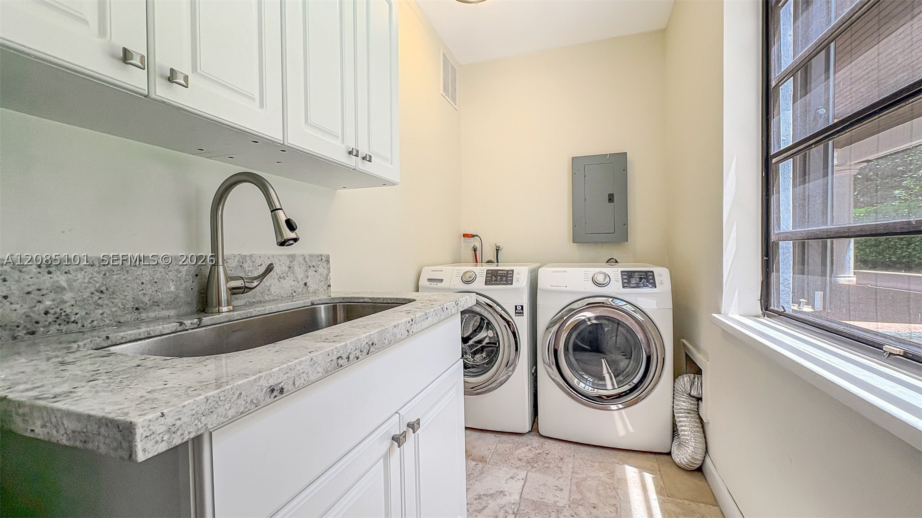 7730 SW 68th Ter Miami, FL 33143
