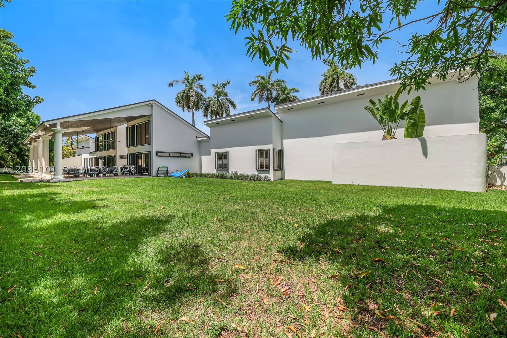 7730 SW 68th Ter Miami, FL 33143