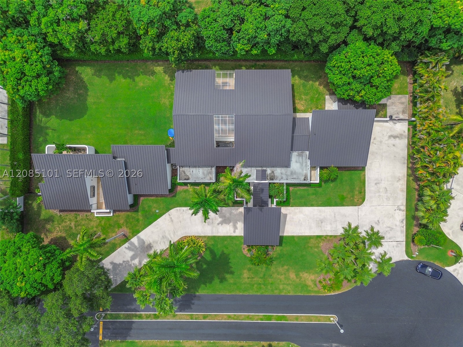 7730 SW 68th Ter Miami, FL 33143