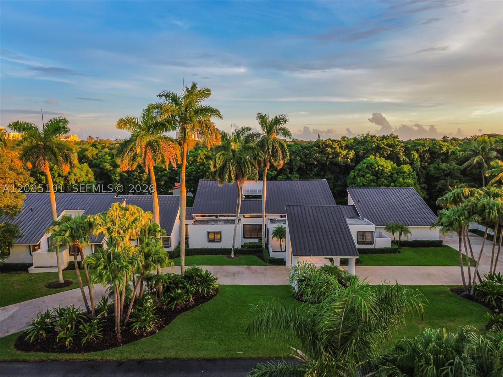 7730 SW 68th Ter Miami, FL 33143