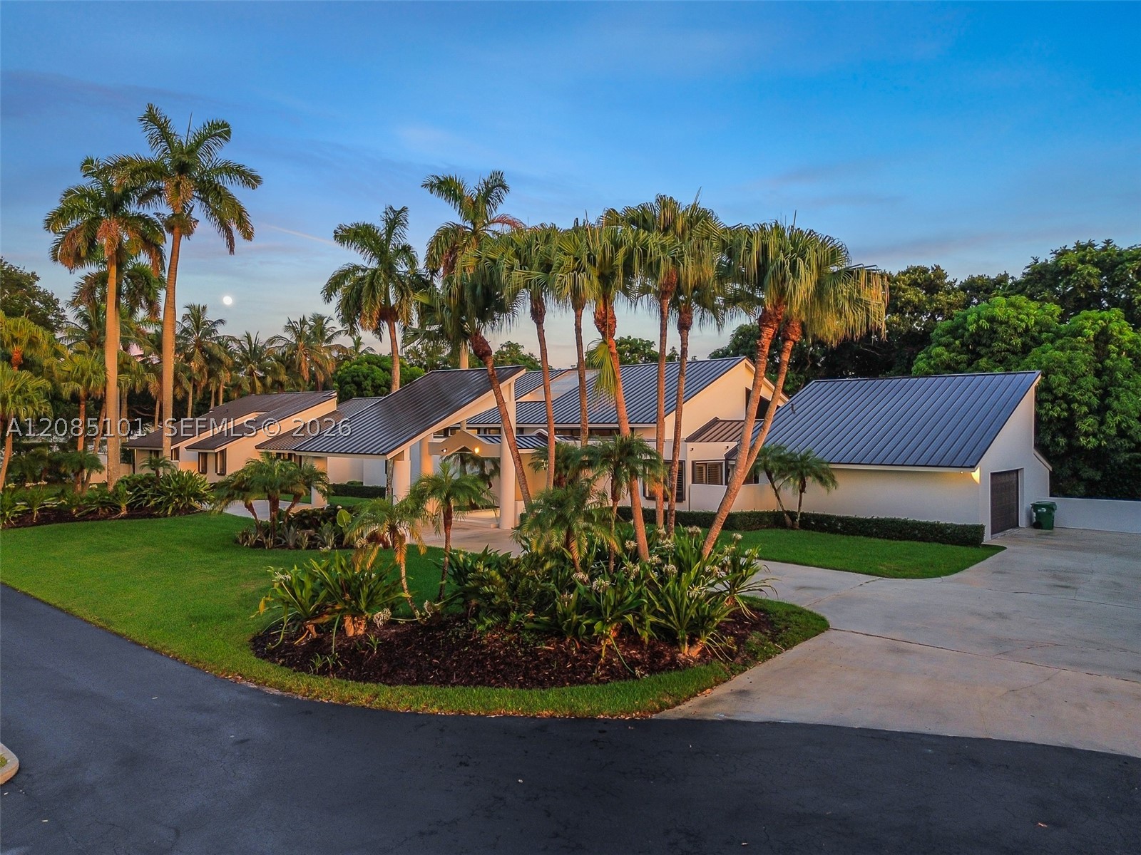 7730 SW 68th Ter Miami, FL 33143