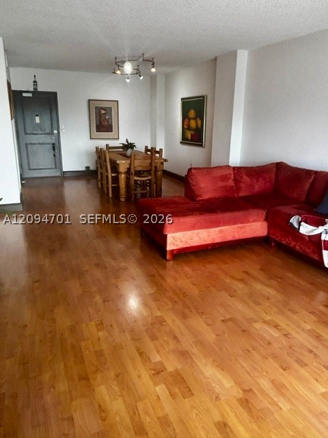 image Arlen House West25