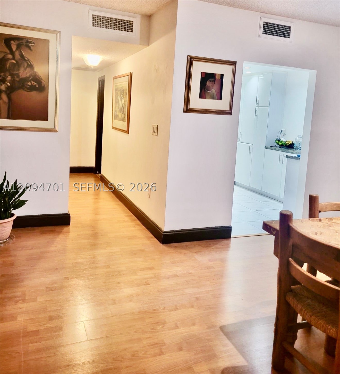 image Arlen House West5